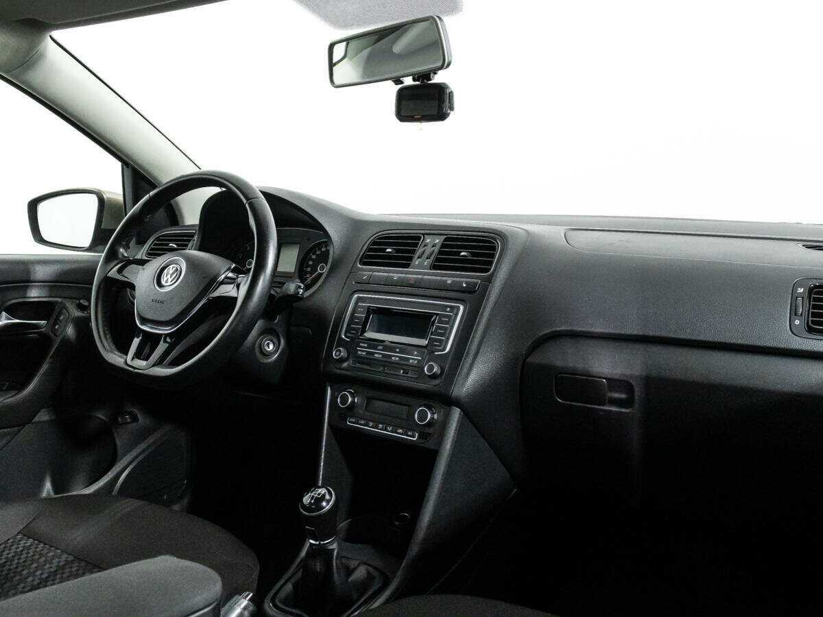 Купить Volkswagen Polo с пробегом. Фото: #8