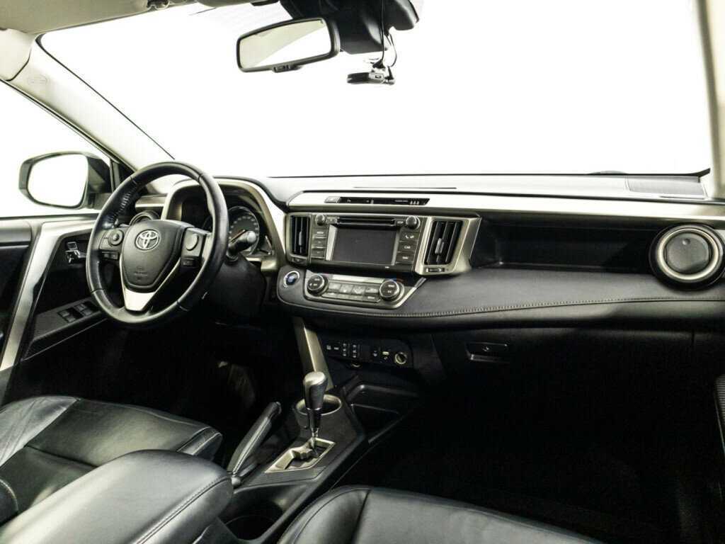 Купить Toyota RAV4 с пробегом. Фото: #7