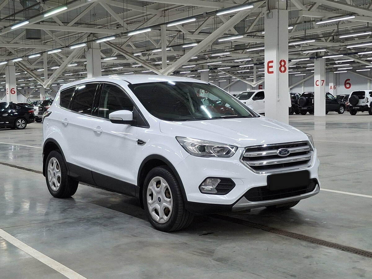 Купить Ford Kuga с пробегом. Фото: #2