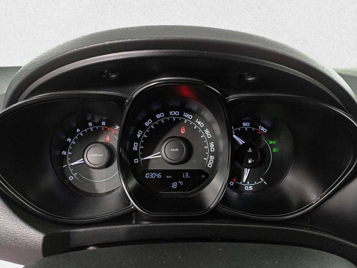 Купить Lada (ВАЗ) Vesta с пробегом. Фото: #10