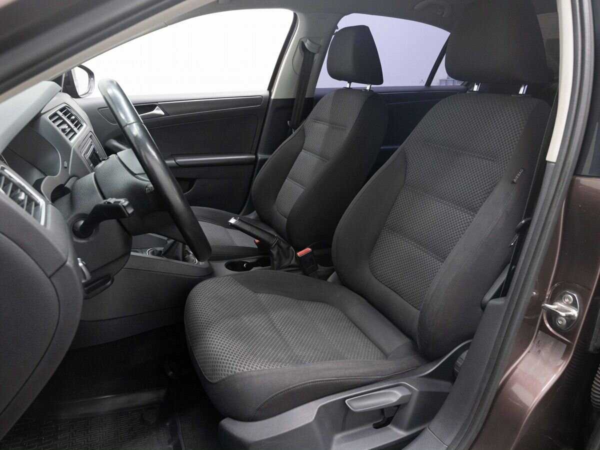Купить Volkswagen Jetta с пробегом. Фото: #9