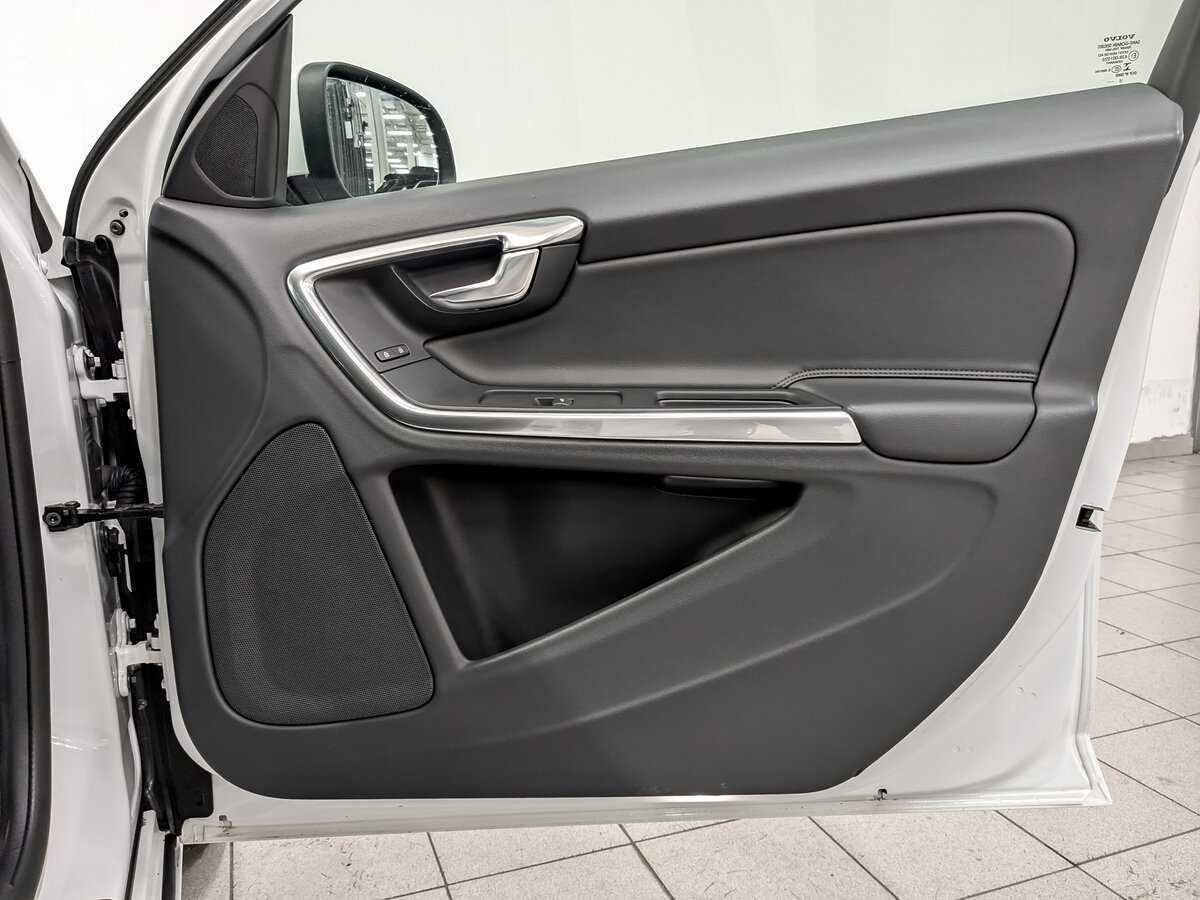 Купить Volvo S60 с пробегом. Фото: #25
