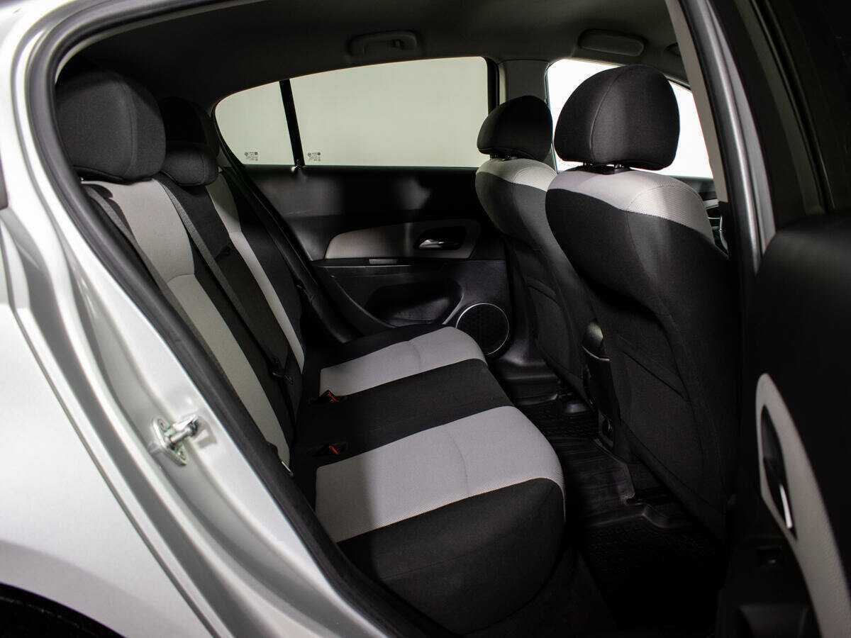 Купить Chevrolet Cruze с пробегом. Фото: #7