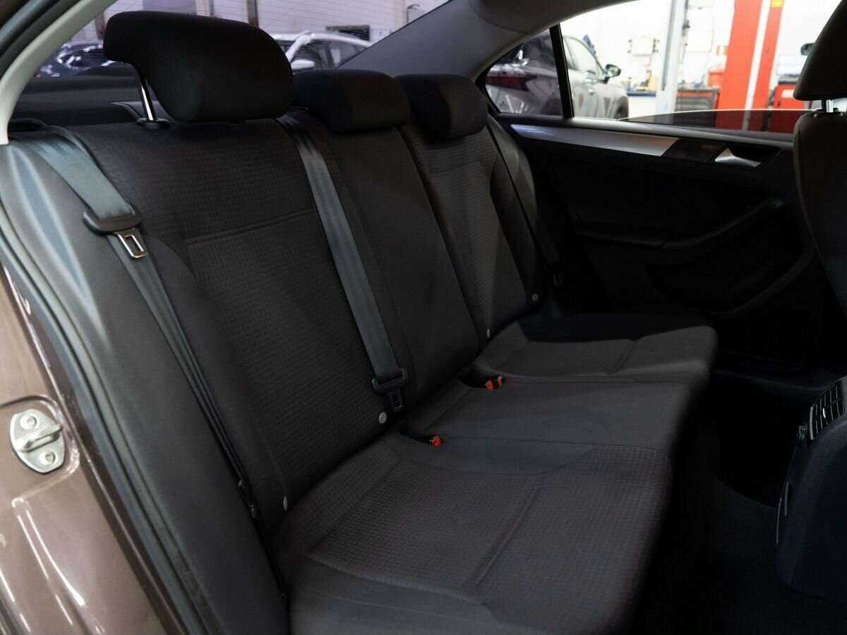 Купить Volkswagen Jetta с пробегом. Фото: #8