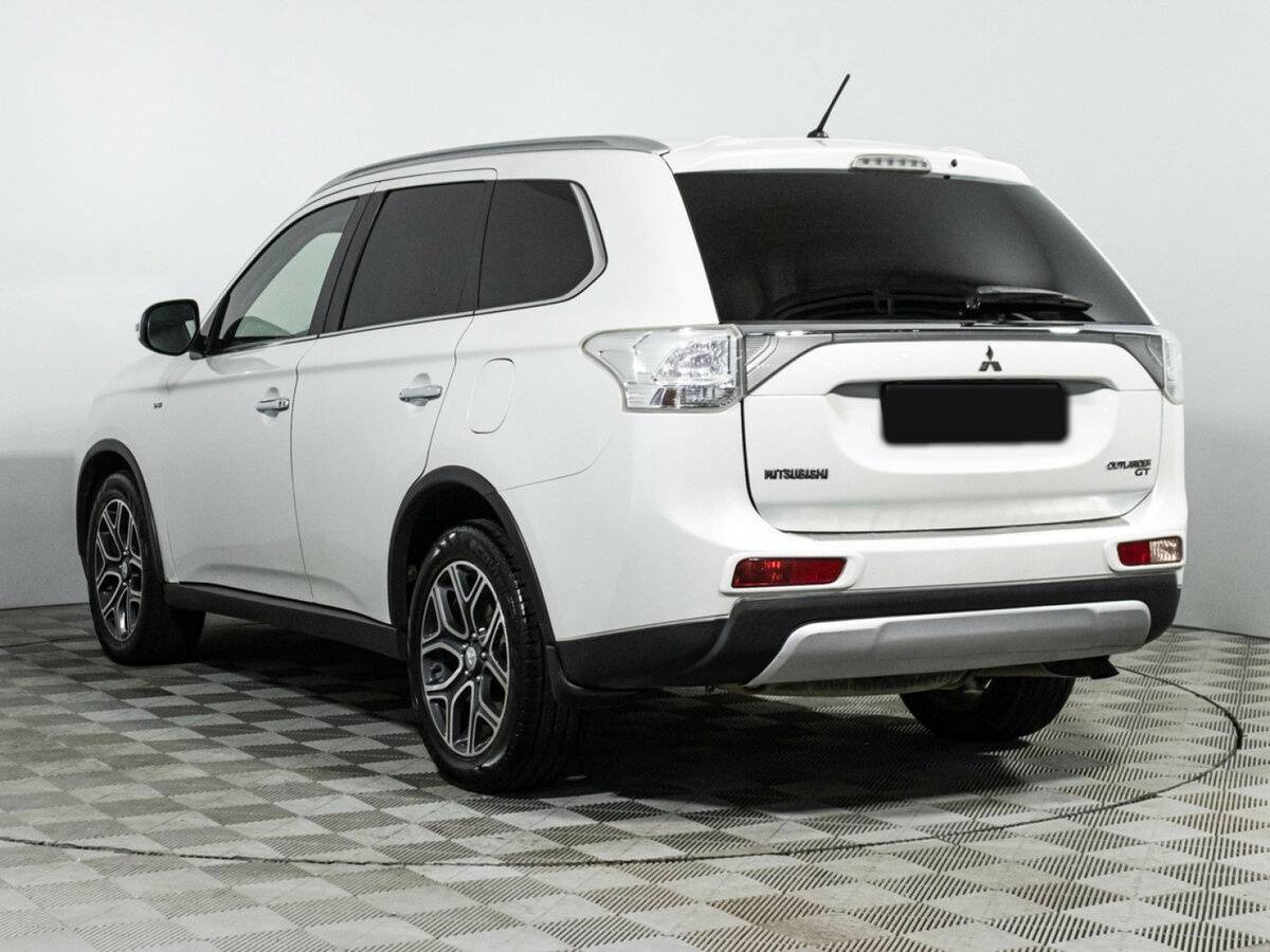 Купить Mitsubishi Outlander с пробегом. Фото: #6