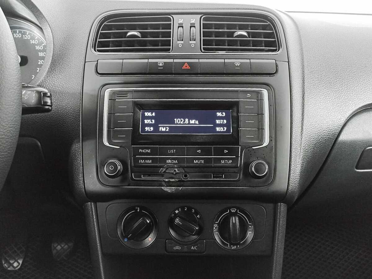 Купить Volkswagen Polo с пробегом. Фото: #12