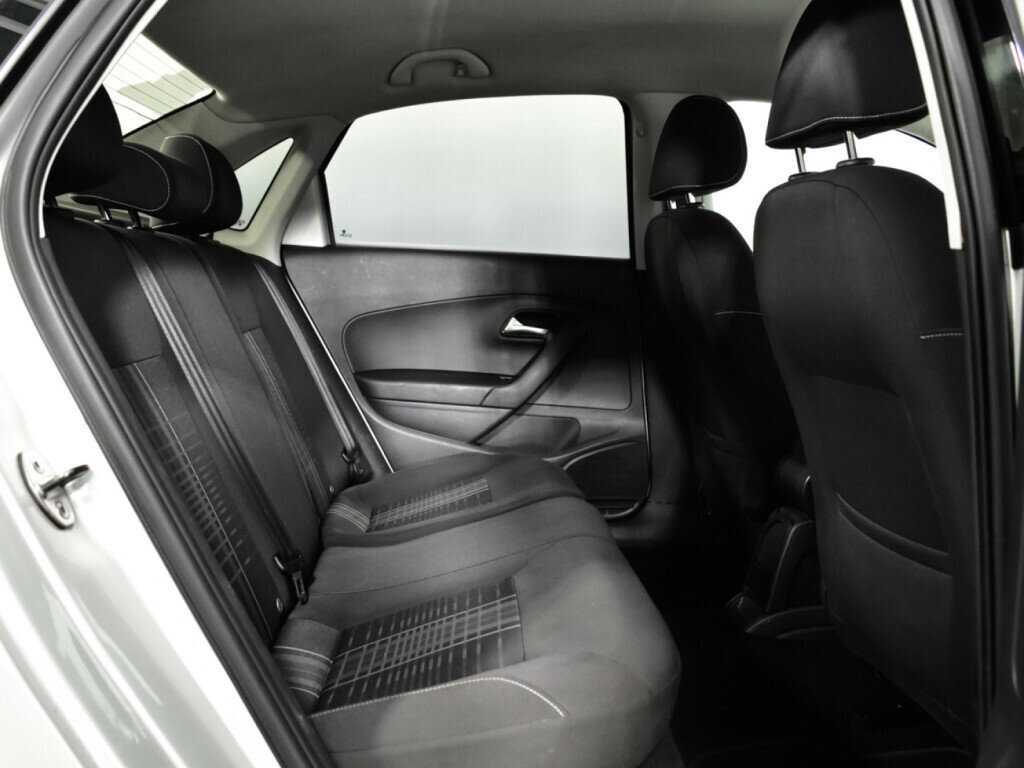 Купить Volkswagen Polo с пробегом. Фото: #9
