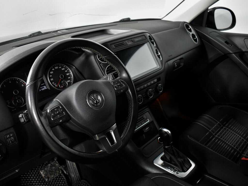 Купить Volkswagen Tiguan с пробегом. Фото: #8