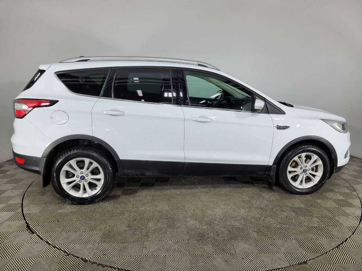Купить Ford Kuga с пробегом. Фото: #3
