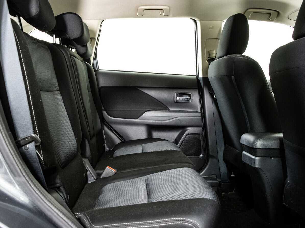 Купить Mitsubishi Outlander с пробегом. Фото: #9
