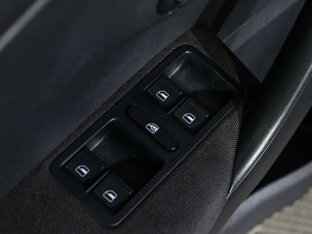 Купить Volkswagen Polo с пробегом. Фото: #14