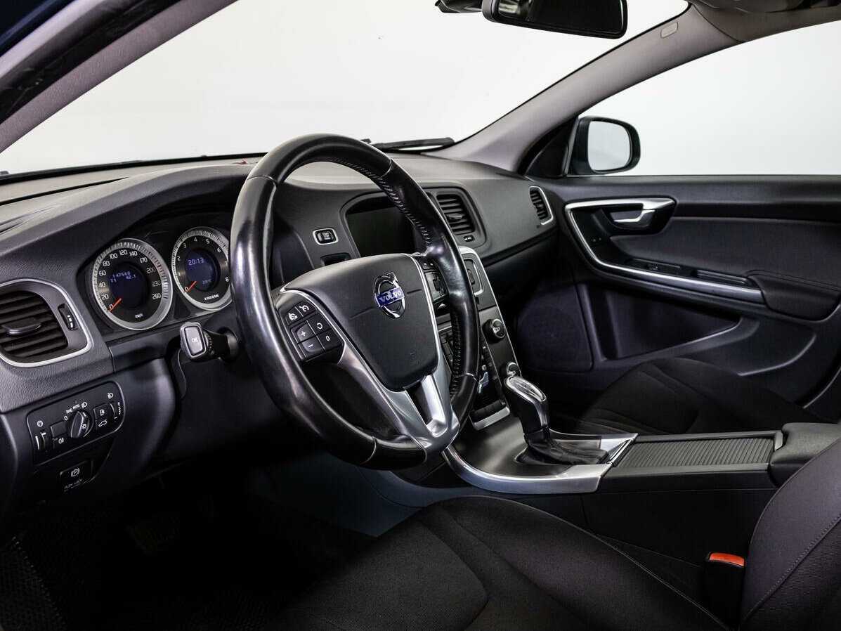Купить Volvo V60 с пробегом. Фото: #10