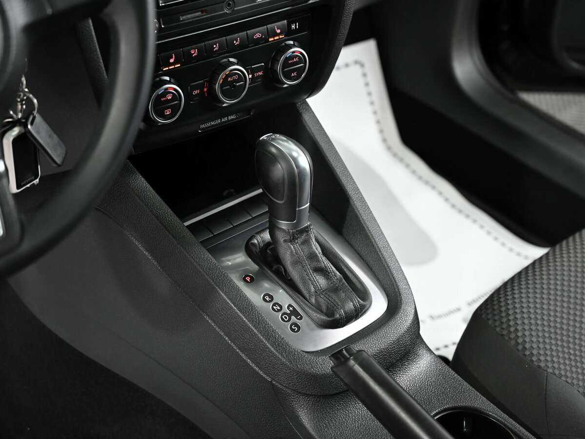 Купить Volkswagen Jetta с пробегом. Фото: #10
