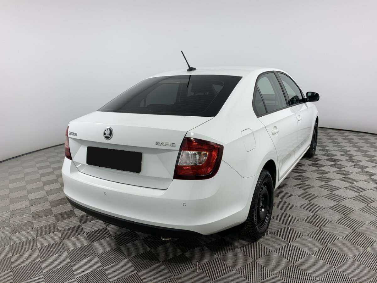 Купить Skoda Rapid с пробегом. Фото: #4