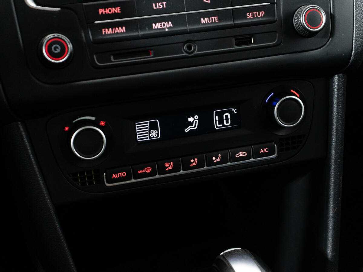 Купить Volkswagen Polo с пробегом. Фото: #14