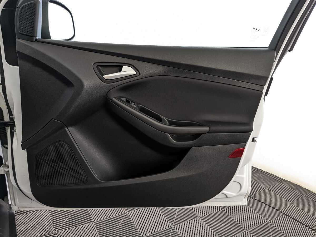 Купить Ford Focus с пробегом. Фото: #23