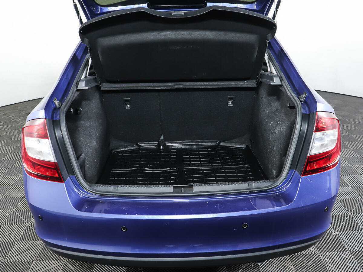 Купить Skoda Rapid с пробегом. Фото: #2