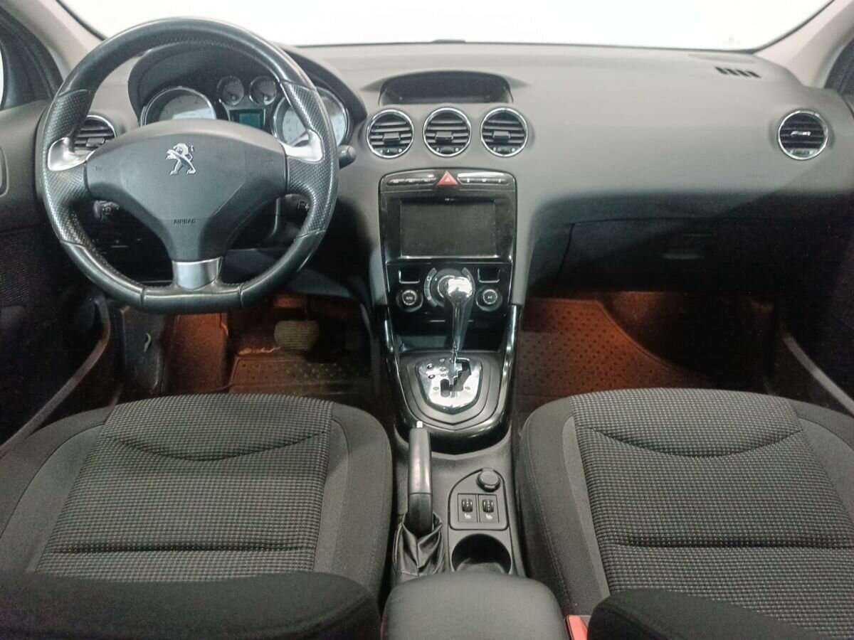 Купить Peugeot 408 с пробегом. Фото: #8
