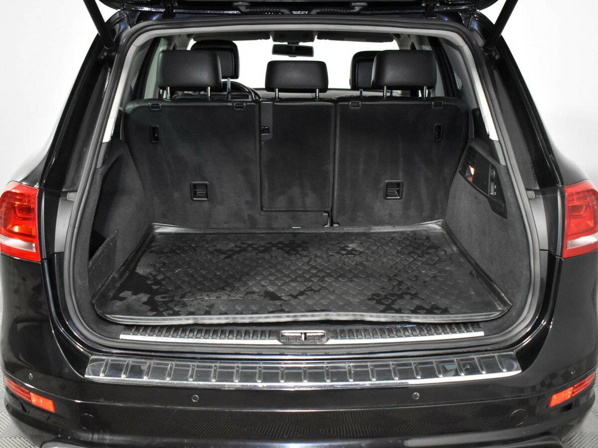 Купить Volkswagen Touareg с пробегом. Фото: #17