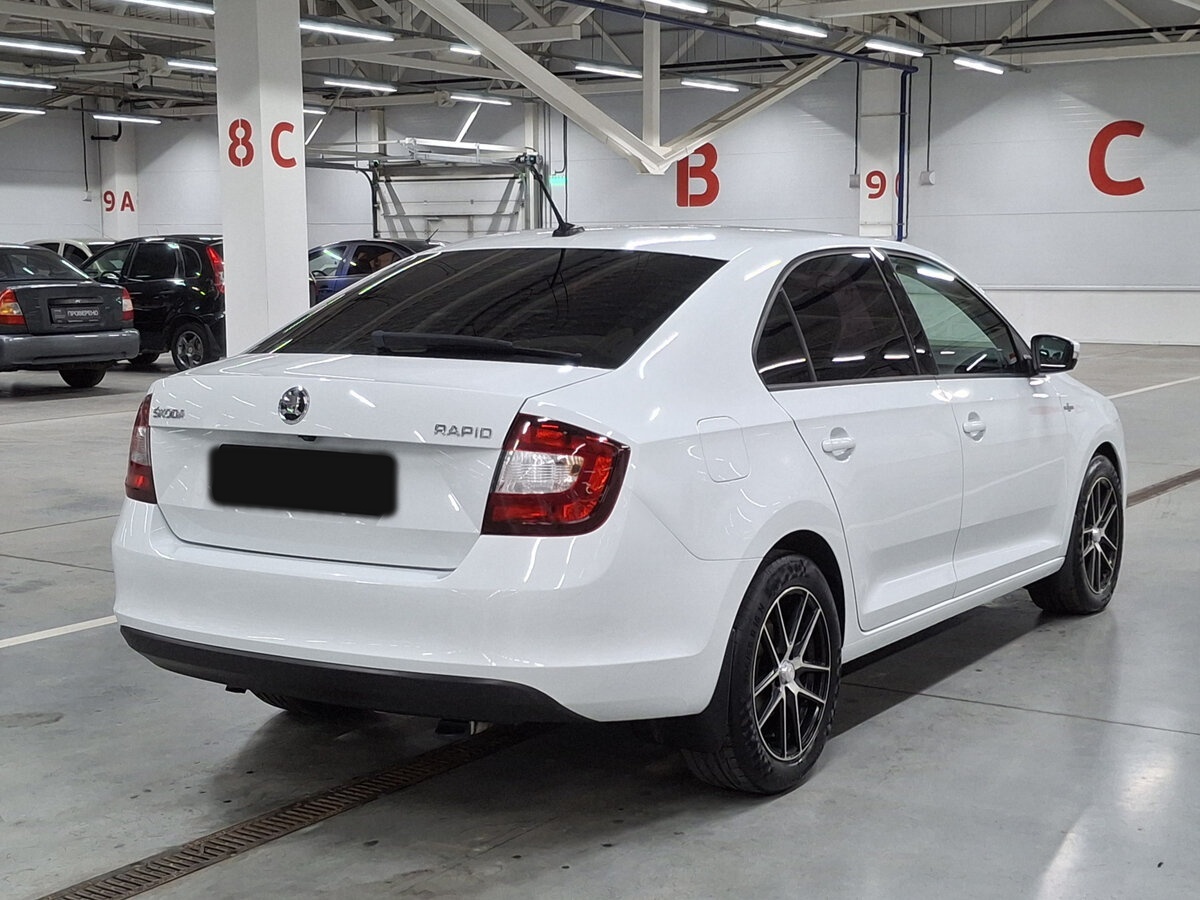 Купить Skoda Rapid с пробегом. Фото: #4