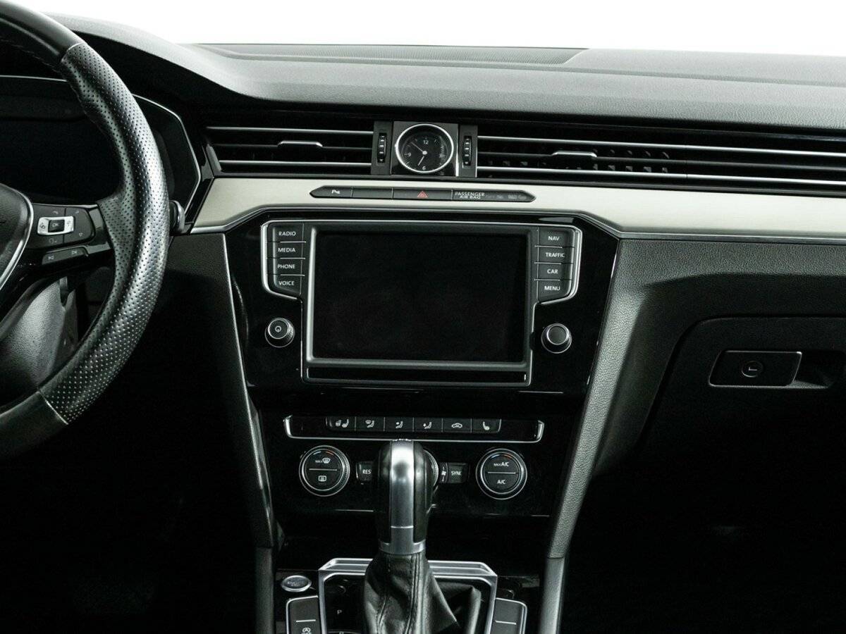 Купить Volkswagen Passat с пробегом. Фото: #13