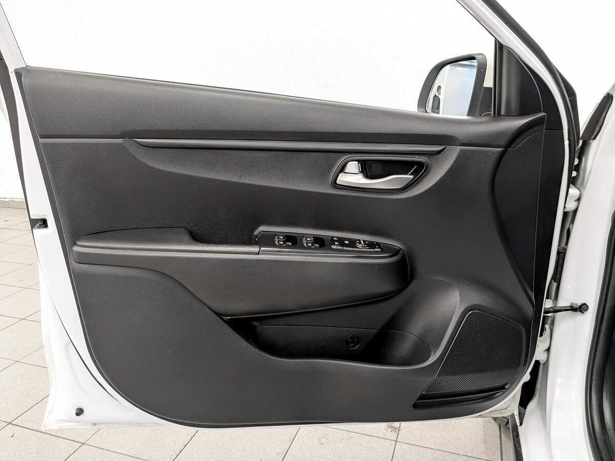 Купить Kia Rio с пробегом. Фото: #17