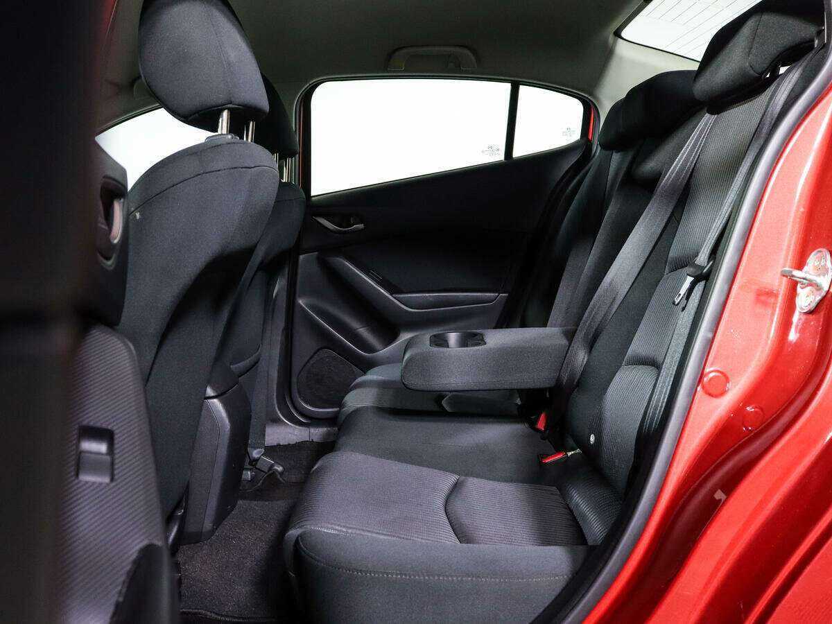 Купить Mazda 3 с пробегом. Фото: #8