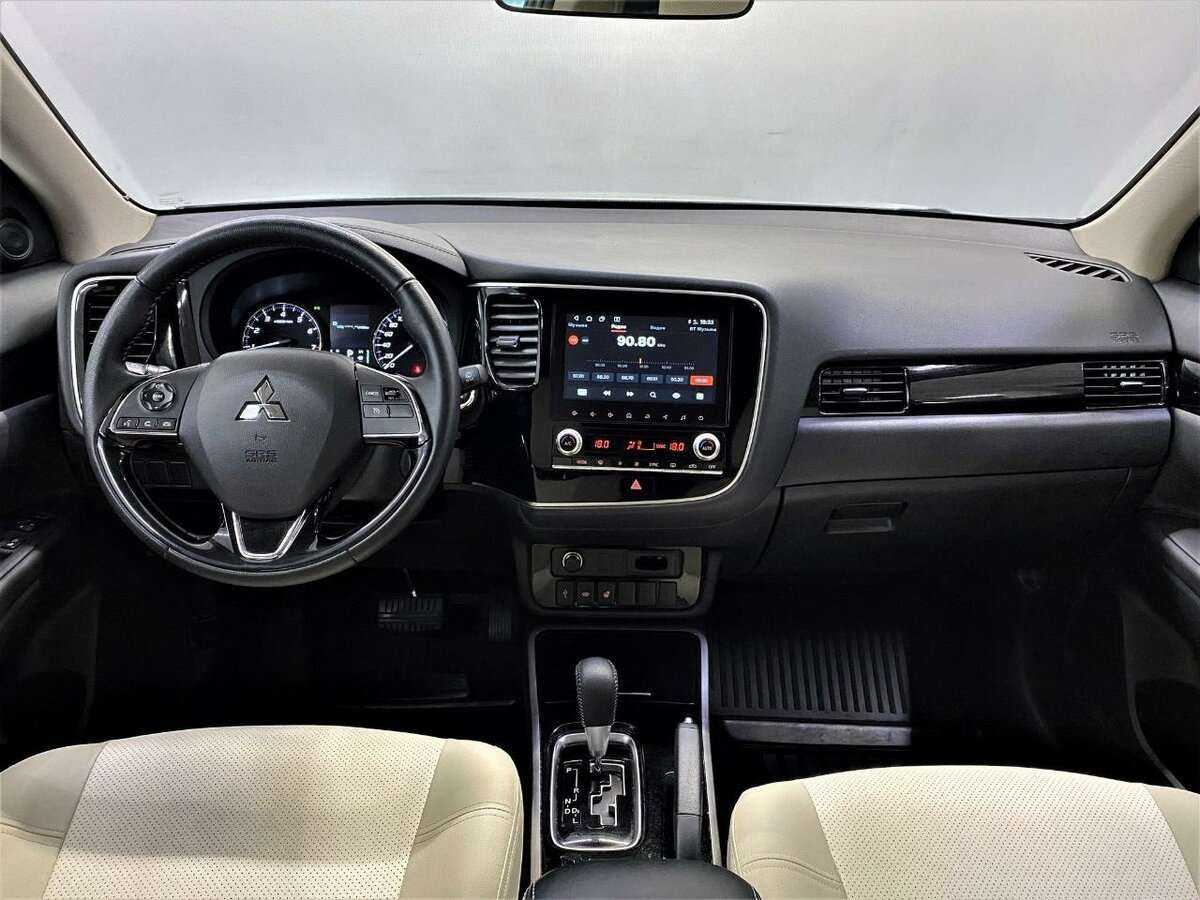 Купить Mitsubishi Outlander с пробегом. Фото: #6