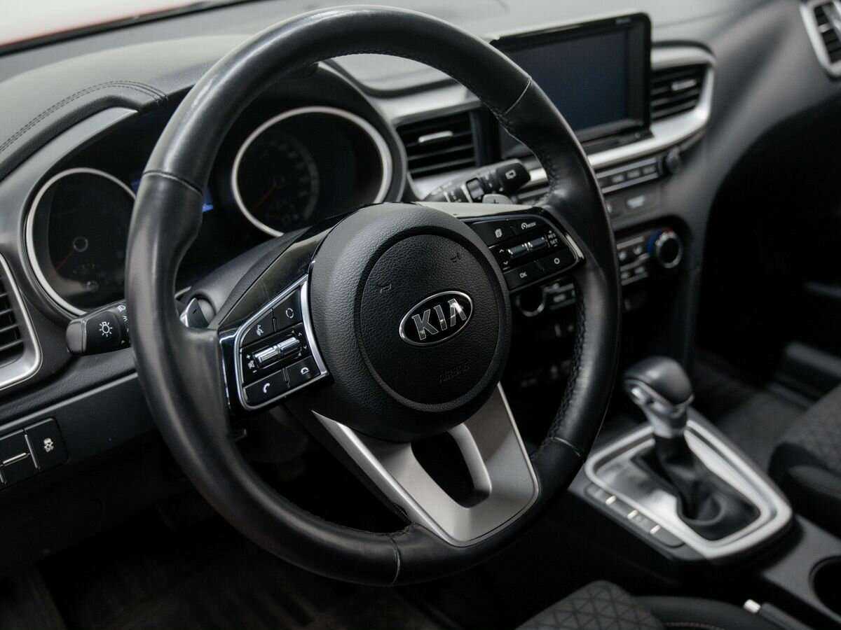 Купить Kia Ceed с пробегом. Фото: #19