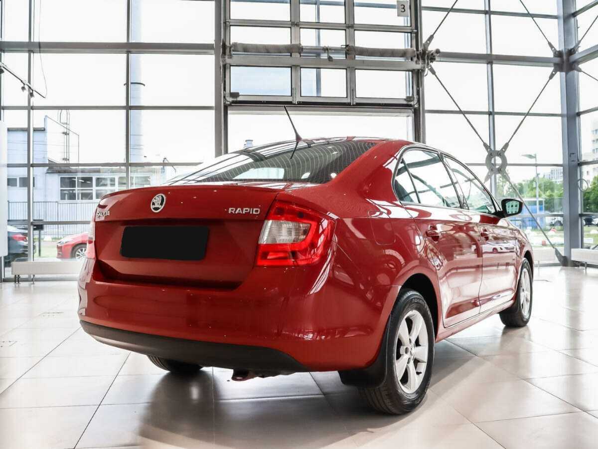Купить Skoda Rapid с пробегом. Фото: #4
