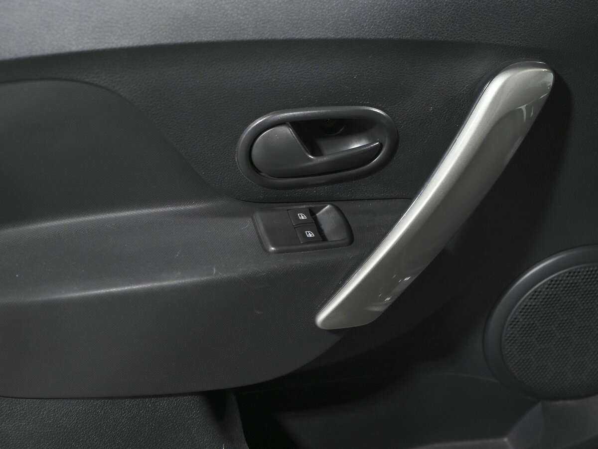 Купить Renault Sandero с пробегом. Фото: #10