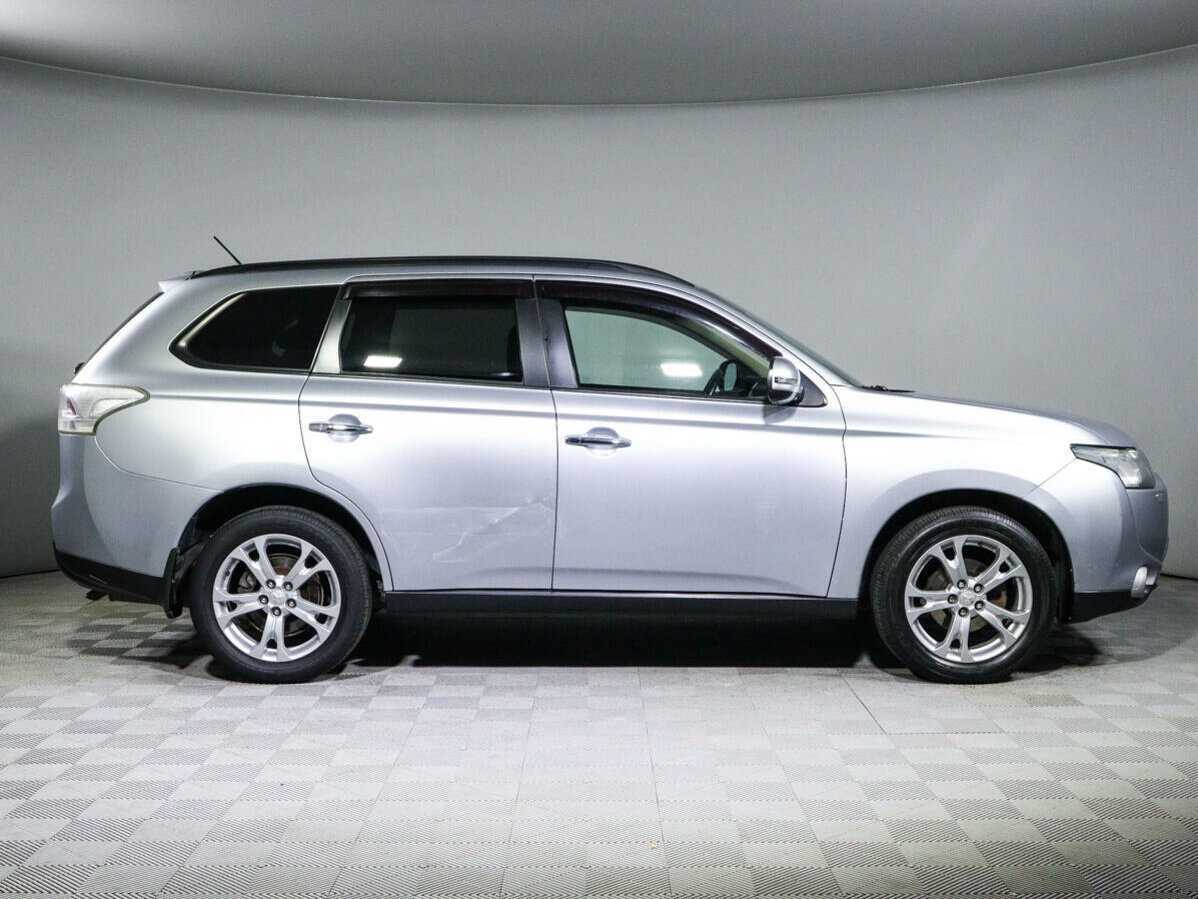 Купить Mitsubishi Outlander с пробегом. Фото: #3
