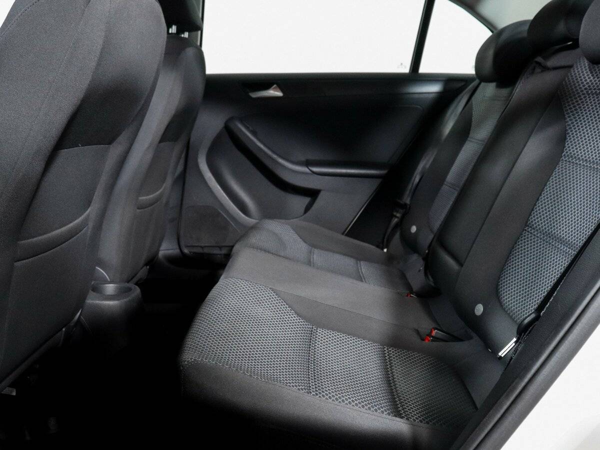 Купить Volkswagen Jetta с пробегом. Фото: #7