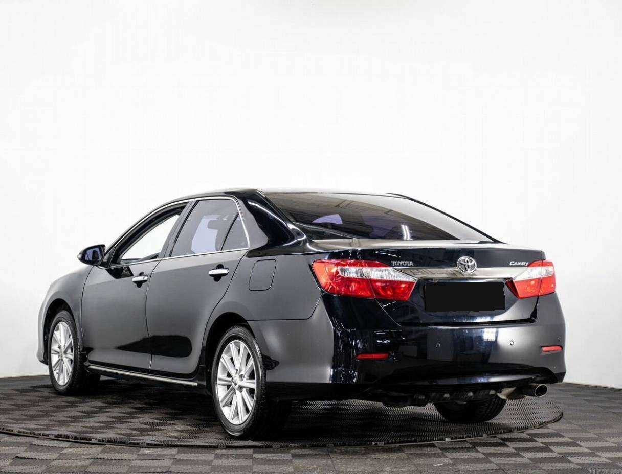 Купить Toyota Camry с пробегом. Фото: #3