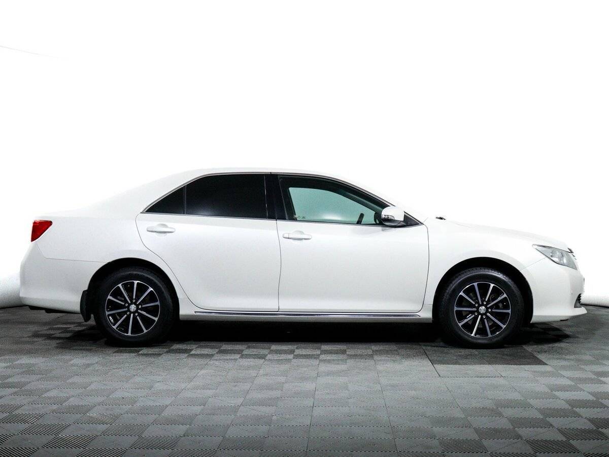 Купить Toyota Camry с пробегом. Фото: #3