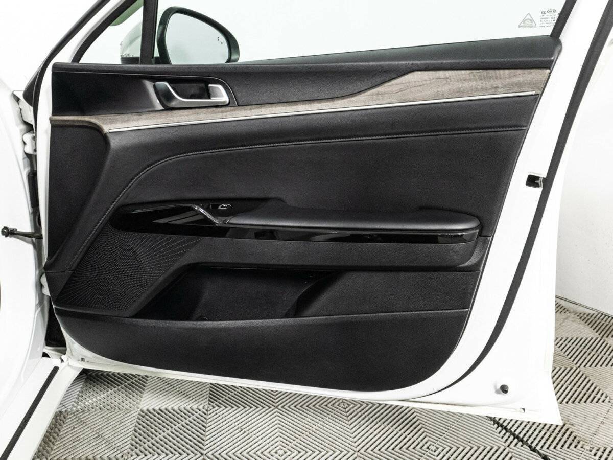 Купить Kia K5 с пробегом. Фото: #27