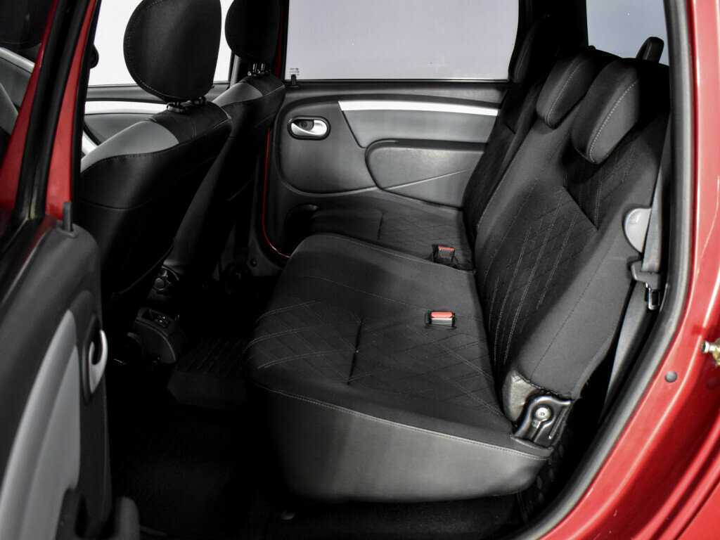 Купить Lada (ВАЗ) Largus с пробегом. Фото: #9