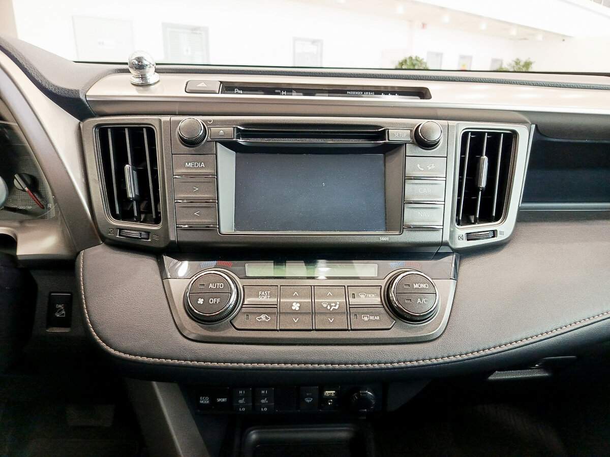 Купить Toyota RAV4 с пробегом. Фото: #14