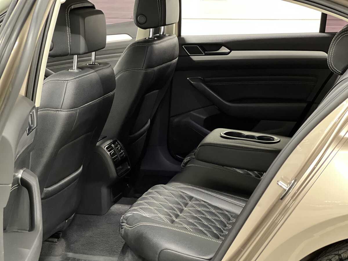 Купить Volkswagen Passat с пробегом. Фото: #11