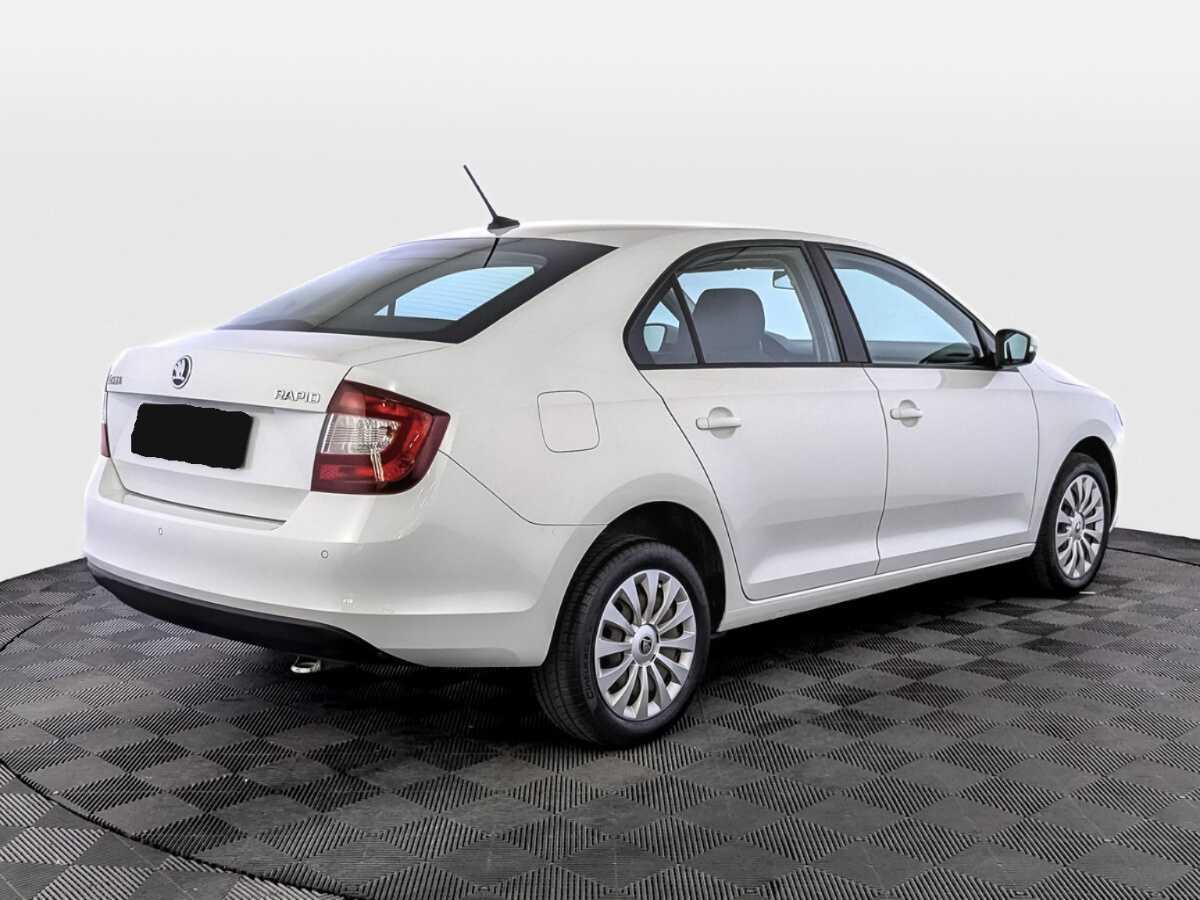 Купить Skoda Rapid с пробегом. Фото: #4