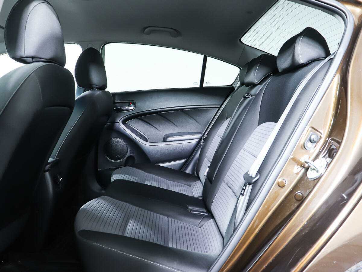 Купить Kia Cerato с пробегом. Фото: #9