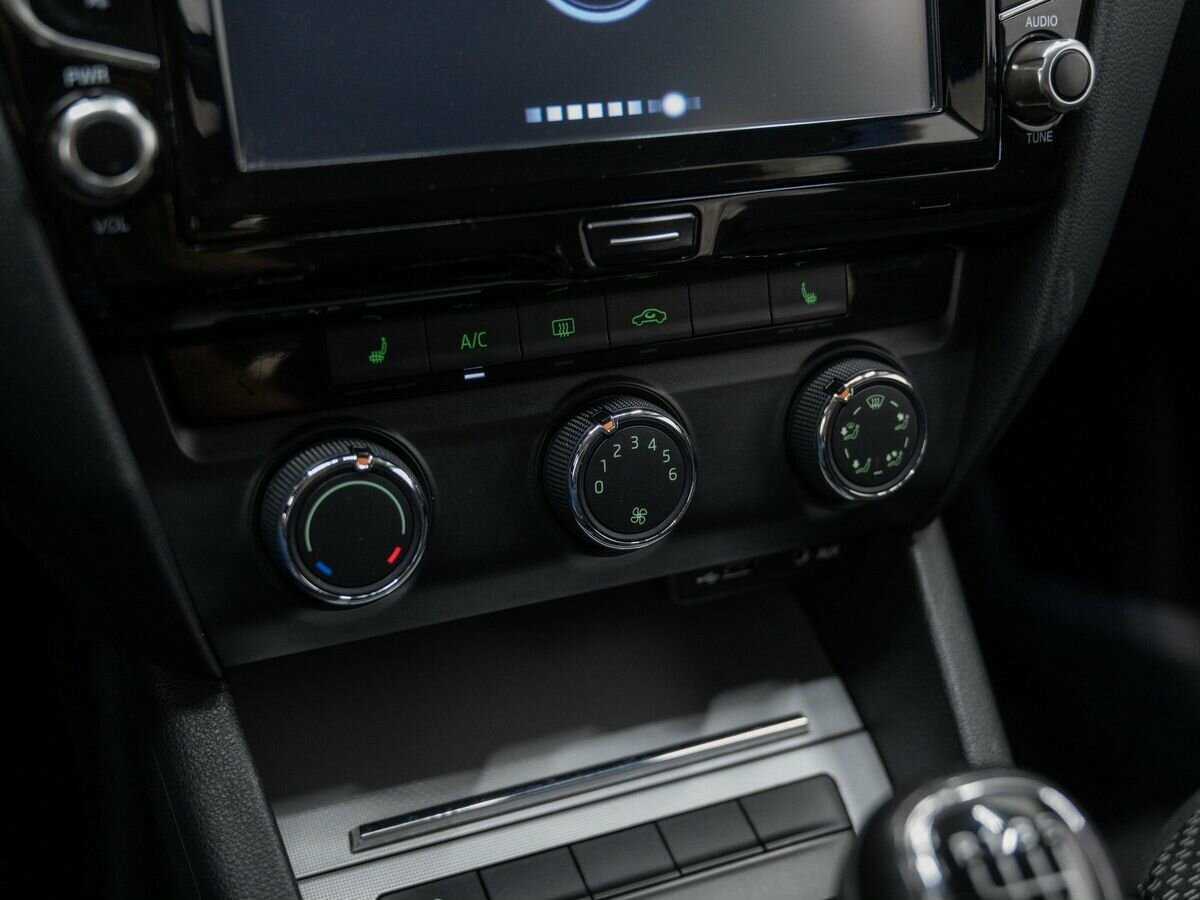 Купить Skoda Octavia с пробегом. Фото: #17