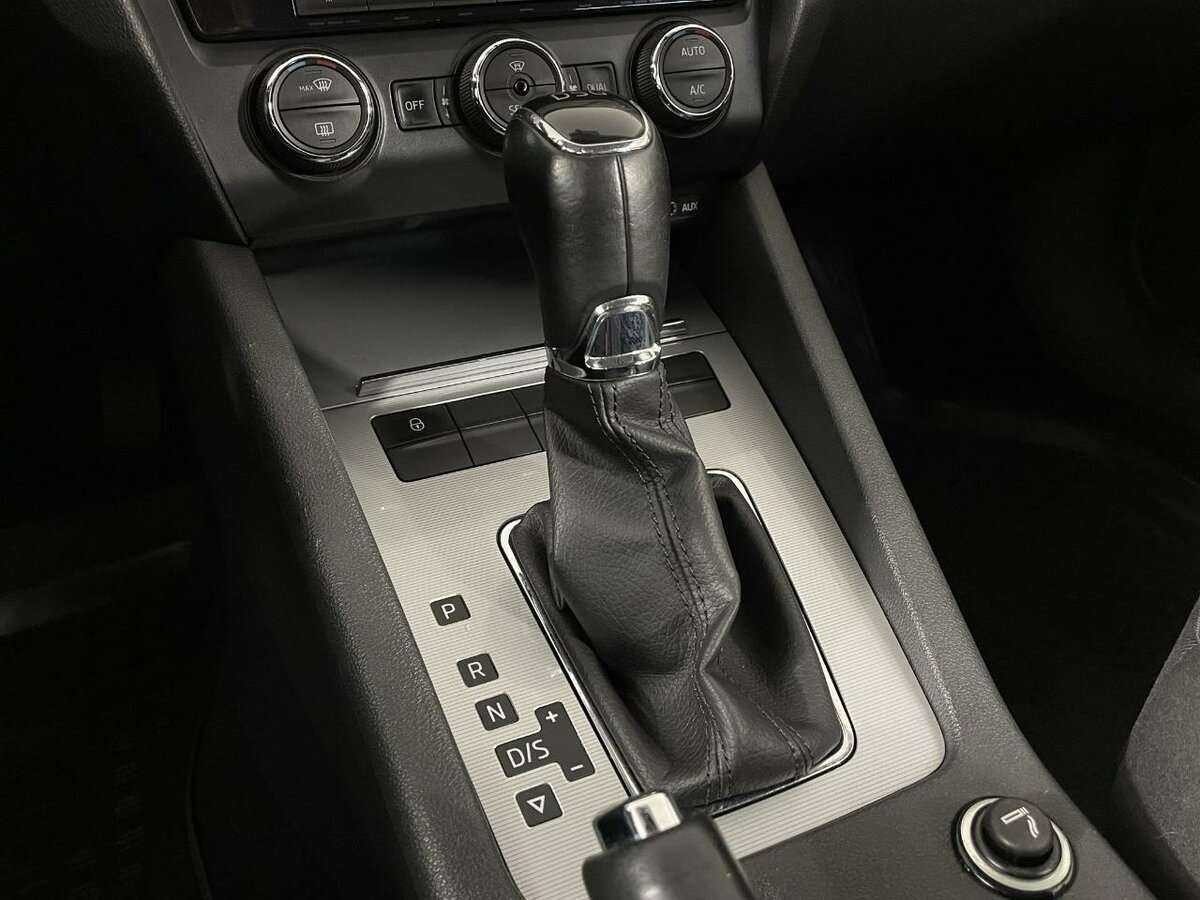 Купить Skoda Octavia с пробегом. Фото: #12