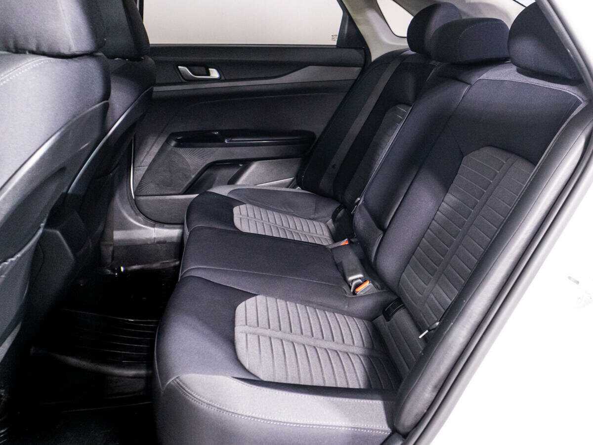 Купить Kia K5 с пробегом. Фото: #9