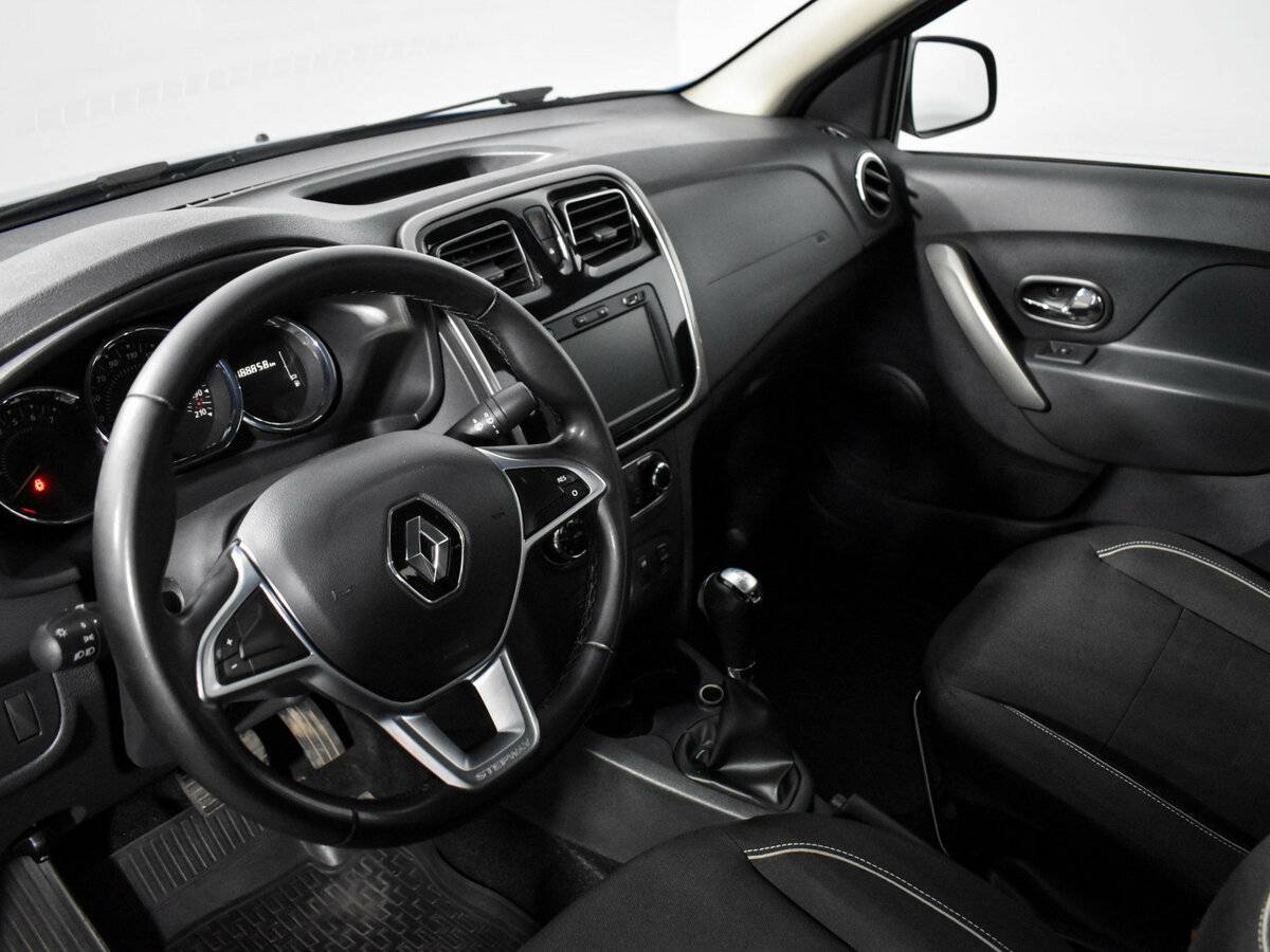 Купить Renault Logan с пробегом. Фото: #8