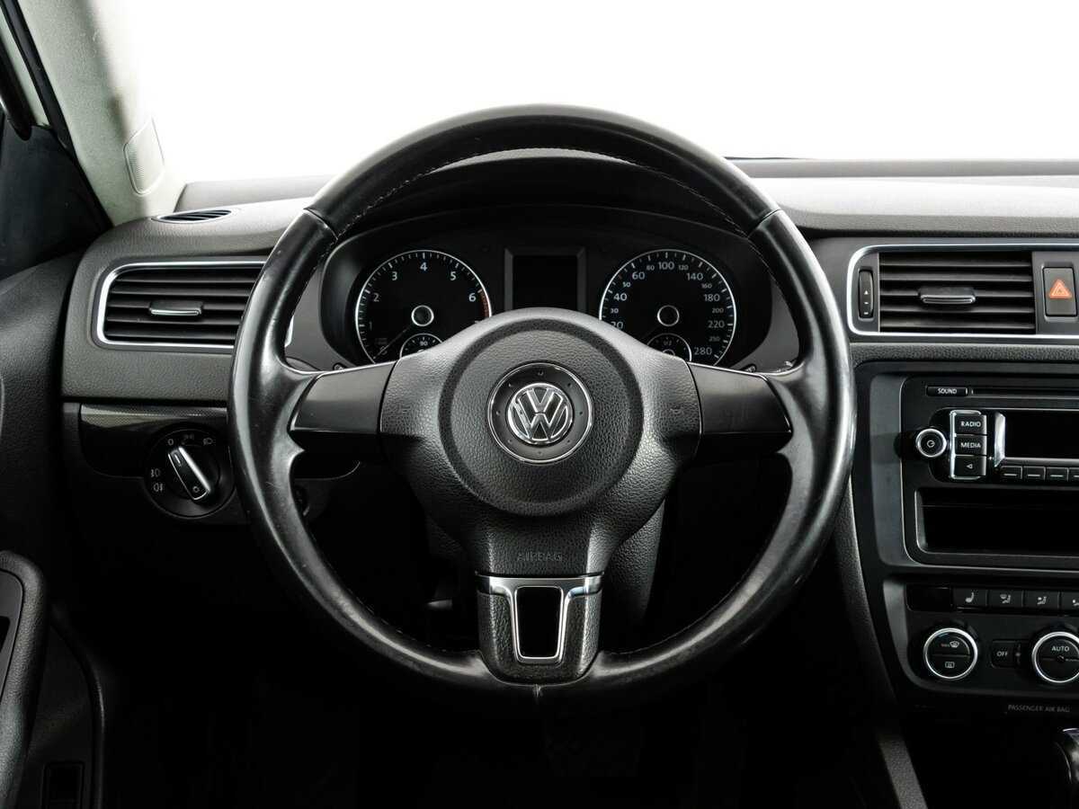 Купить Volkswagen Jetta с пробегом. Фото: #9
