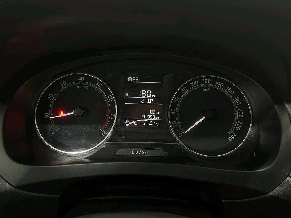Купить Skoda Rapid с пробегом. Фото: #8