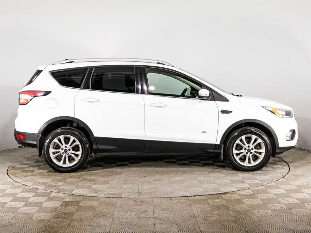 Купить Ford Kuga с пробегом. Фото: #3