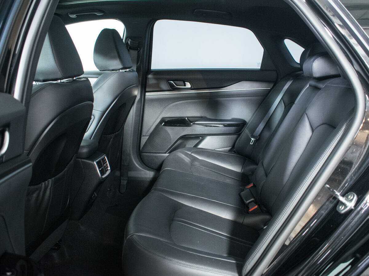 Купить Kia K5 с пробегом. Фото: #9