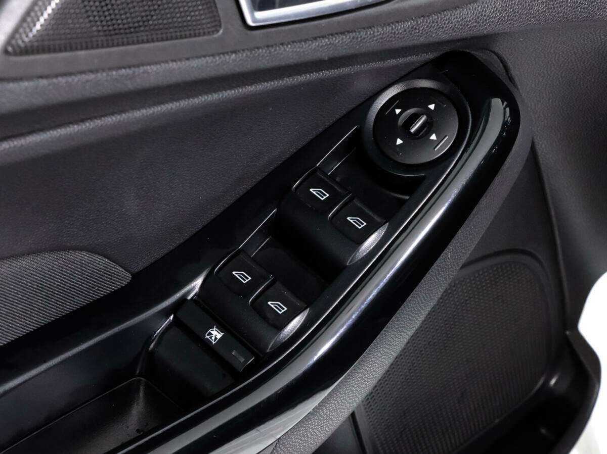 Купить Ford Fiesta с пробегом. Фото: #13